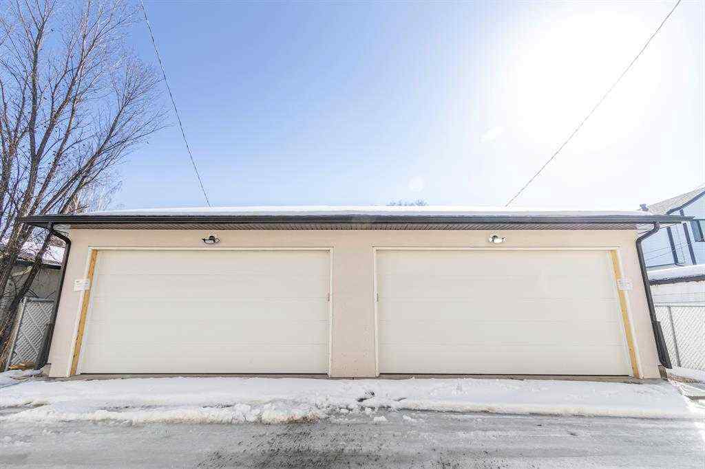 MLS® A2246028 - 2526 4 Avenue NW in West Hillhurst Calgary, Residential