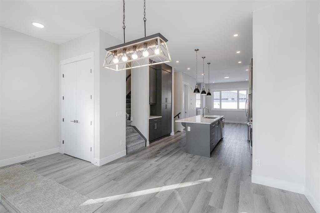 MLS® A2246028 - 2526 4 Avenue NW in West Hillhurst Calgary, Residential