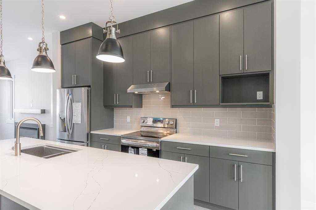 MLS® A2246028 - 2526 4 Avenue NW in West Hillhurst Calgary, Residential