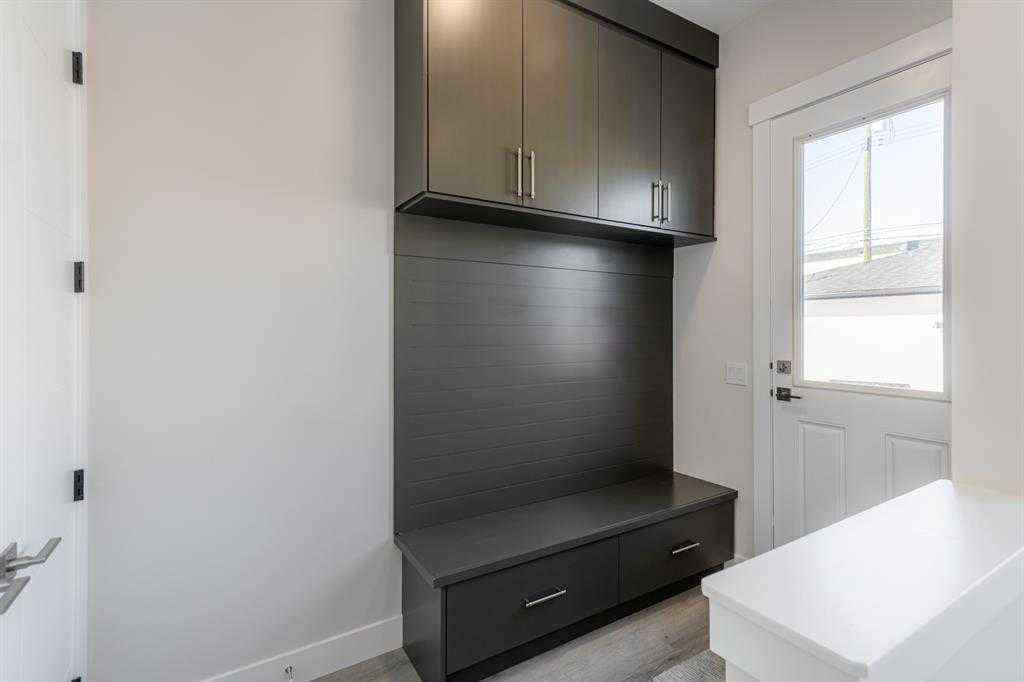 MLS® A2246028 - 2526 4 Avenue NW in West Hillhurst Calgary, Residential