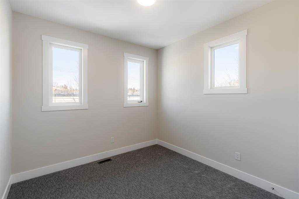 MLS® A2246028 - 2526 4 Avenue NW in West Hillhurst Calgary, Residential