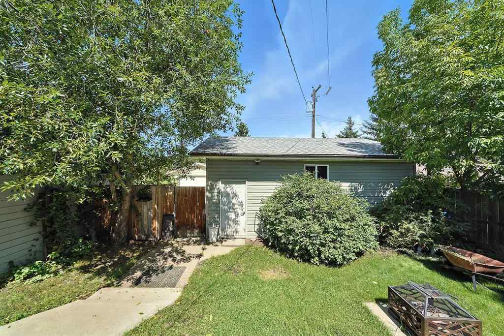 MLS® A2246039 - 5822 59A Street  in Riverside Meadows Red Deer, Residential