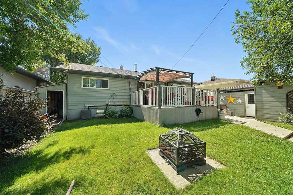 MLS® A2246039 - 5822 59A Street  in Riverside Meadows Red Deer, Residential