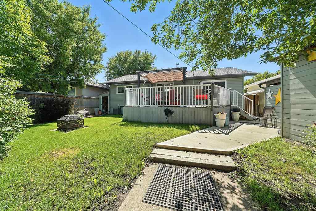 MLS® A2246039 - 5822 59A Street  in Riverside Meadows Red Deer, Residential