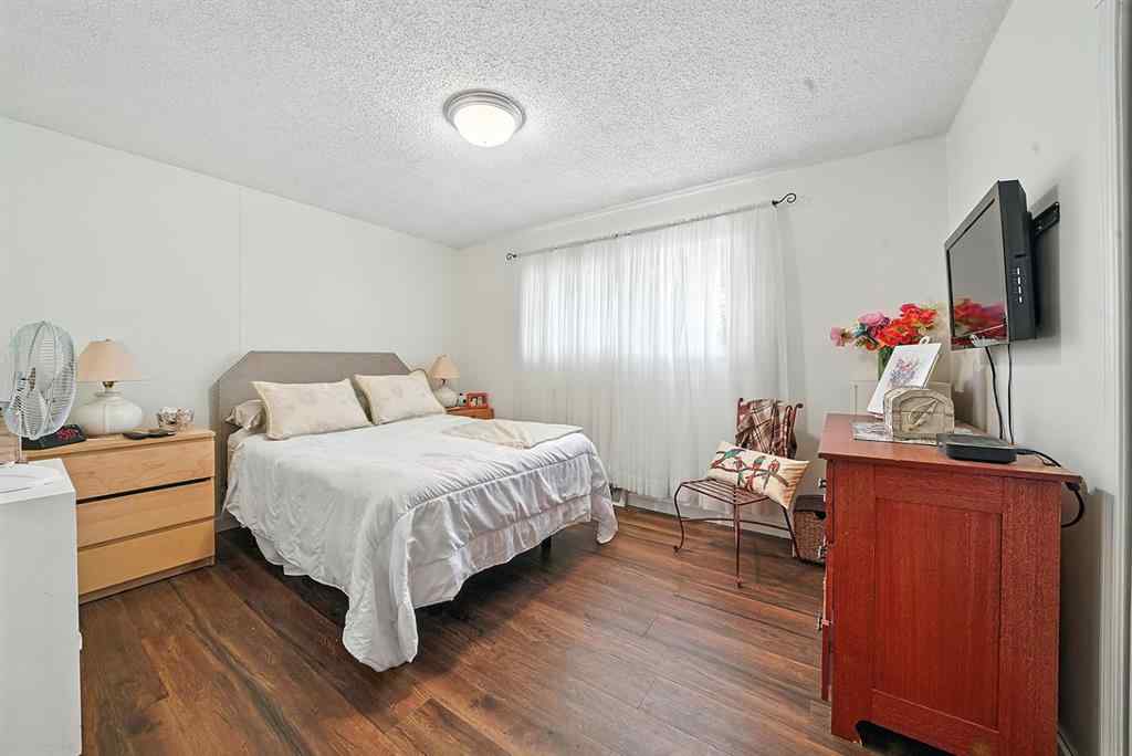 MLS® A2246039 - 5822 59A Street  in Riverside Meadows Red Deer, Residential