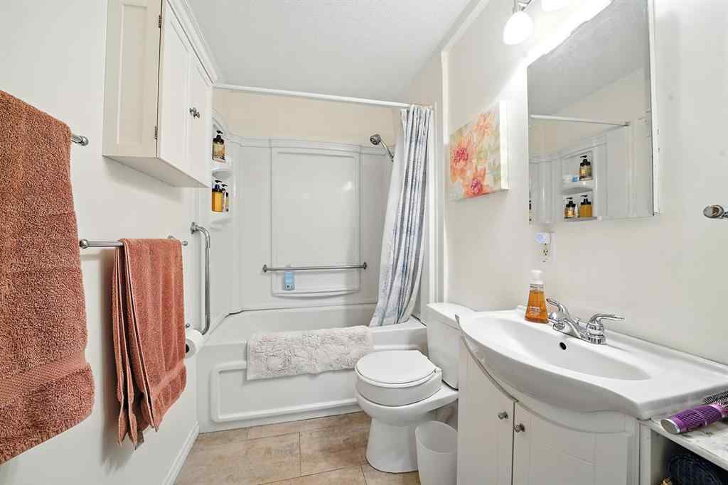 MLS® A2246039 - 5822 59A Street  in Riverside Meadows Red Deer, Residential