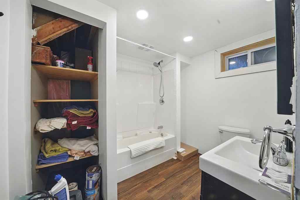 MLS® A2246039 - 5822 59A Street  in Riverside Meadows Red Deer, Residential