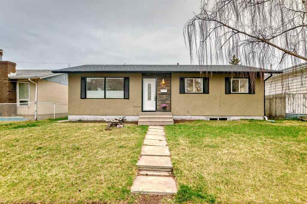 MLS® A2246046 - 5023 Marlborough Drive NE in Marlborough Calgary, Residential