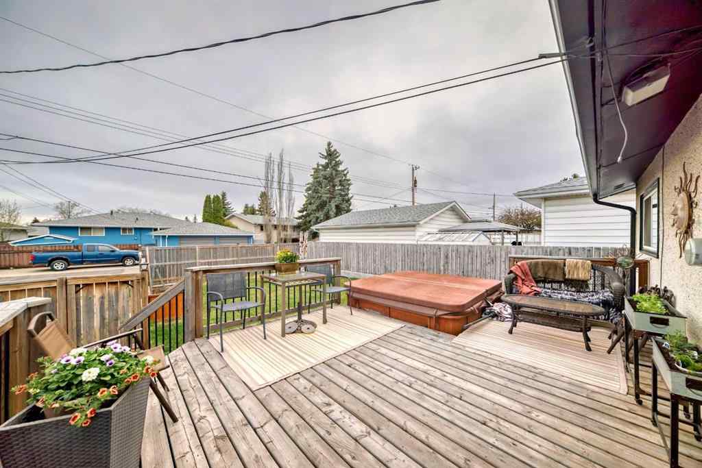 MLS® A2246046 - 5023 Marlborough Drive NE in Marlborough Calgary, Residential