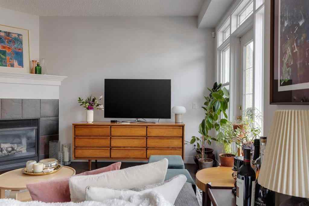 MLS® A2246050 - Unit #304 923 15 Avenue SW in Beltline Calgary, Residential