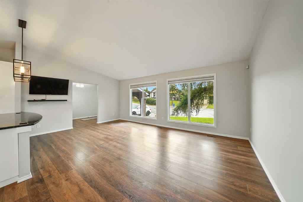 MLS® A2246053 - 7 Goodacre Close  in Glendale Park Estates Red Deer, Residential