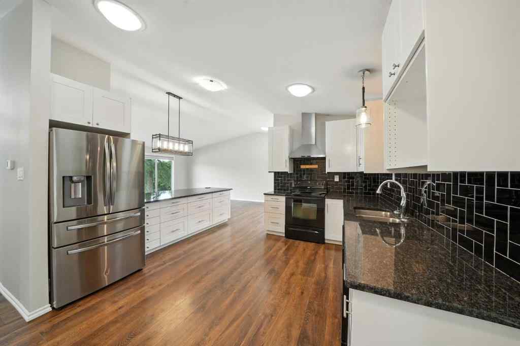 MLS® A2246053 - 7 Goodacre Close  in Glendale Park Estates Red Deer, Residential