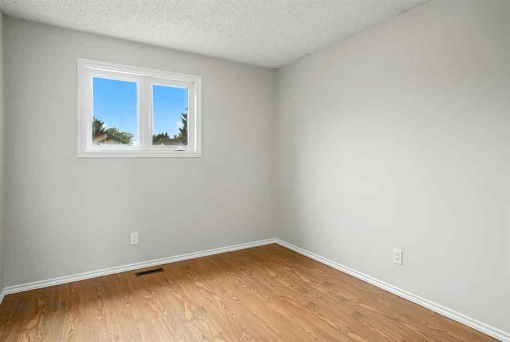 MLS® A2246053 - 7 Goodacre Close  in Glendale Park Estates Red Deer, Residential
