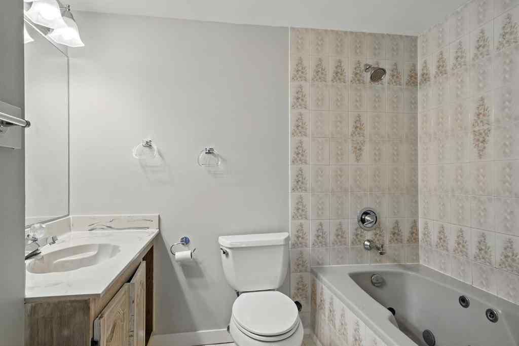 MLS® A2246053 - 7 Goodacre Close  in Glendale Park Estates Red Deer, Residential