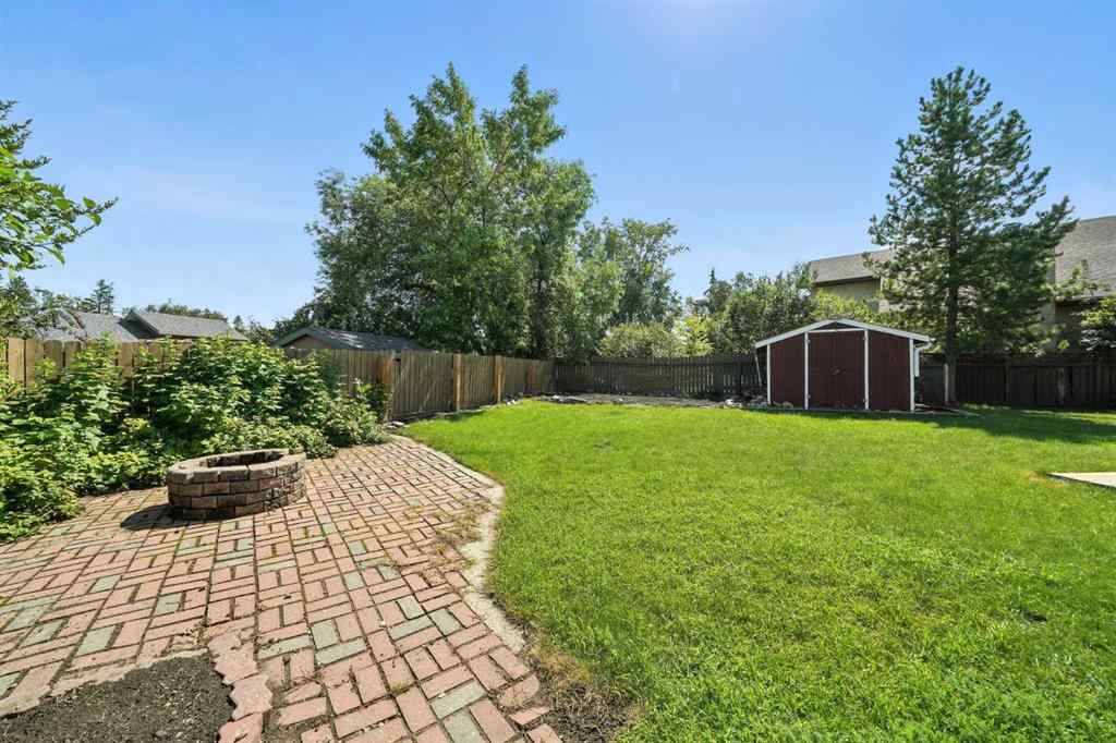 MLS® A2246053 - 7 Goodacre Close  in Glendale Park Estates Red Deer, Residential