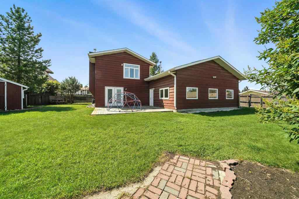 MLS® A2246053 - 7 Goodacre Close  in Glendale Park Estates Red Deer, Residential