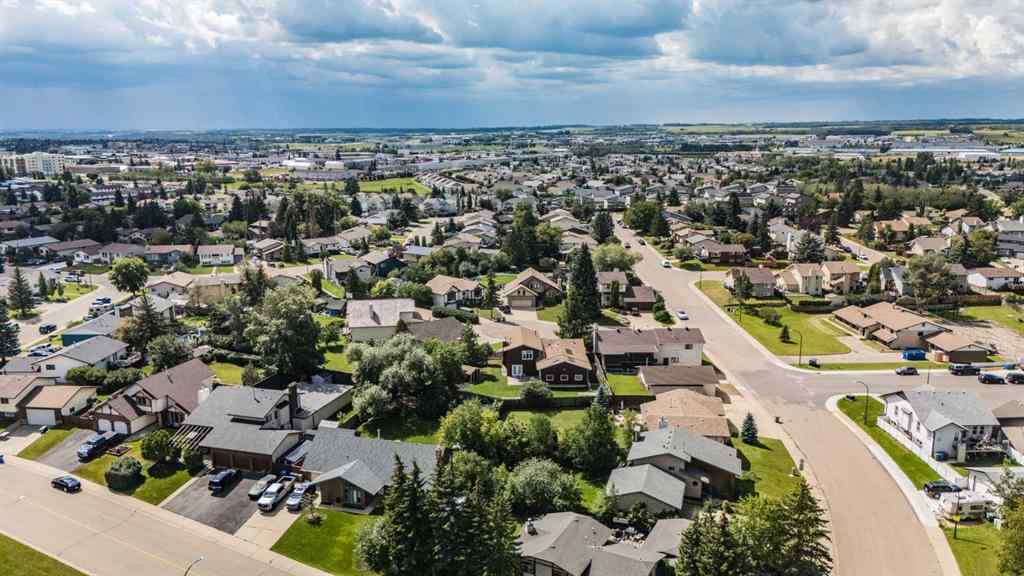 MLS® A2246053 - 7 Goodacre Close  in Glendale Park Estates Red Deer, Residential