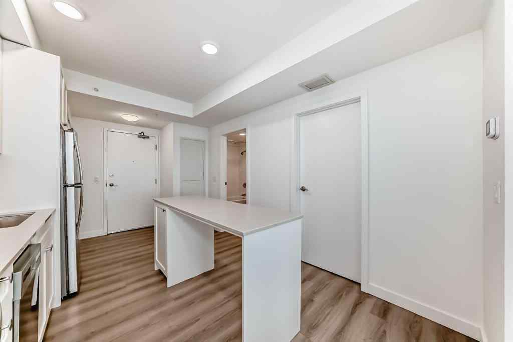 MLS® A2246057 - Unit #814 123 4 Street NE in Crescent Heights Calgary, Residential