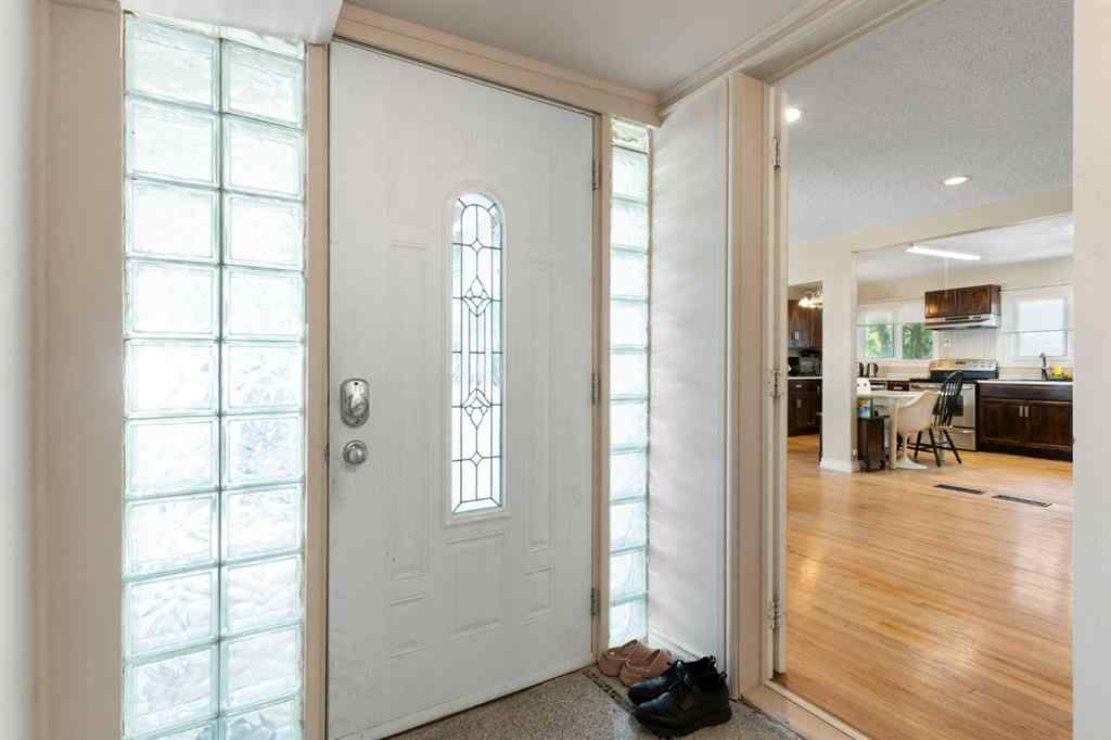 MLS® A2246065 - 87 Hillgrove Drive SW in Haysboro Calgary, Residential