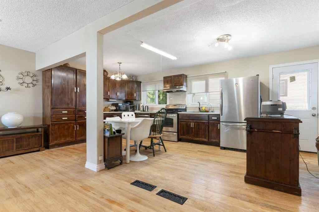 MLS® A2246065 - 87 Hillgrove Drive SW in Haysboro Calgary, Residential