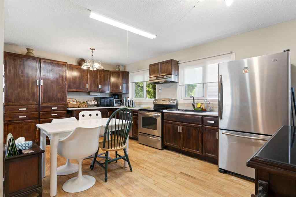 MLS® A2246065 - 87 Hillgrove Drive SW in Haysboro Calgary, Residential
