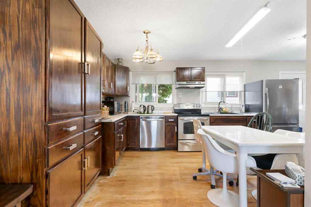 MLS® A2246065 - 87 Hillgrove Drive SW in Haysboro Calgary, Residential