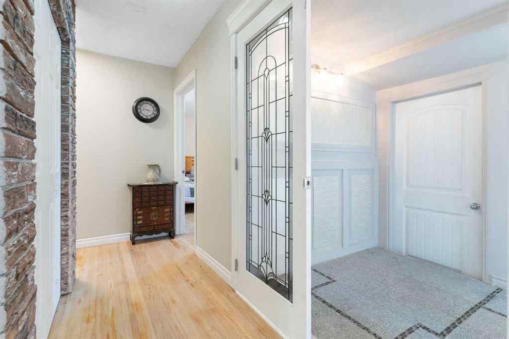 MLS® A2246065 - 87 Hillgrove Drive SW in Haysboro Calgary, Residential