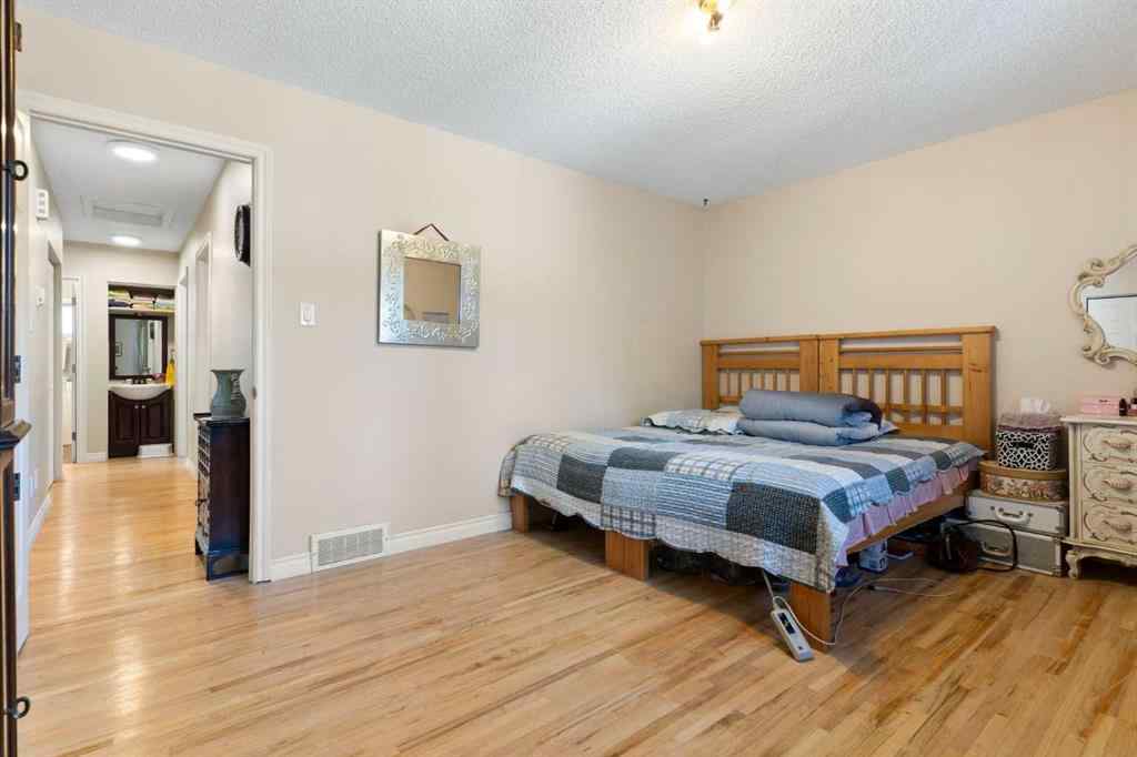 MLS® A2246065 - 87 Hillgrove Drive SW in Haysboro Calgary, Residential