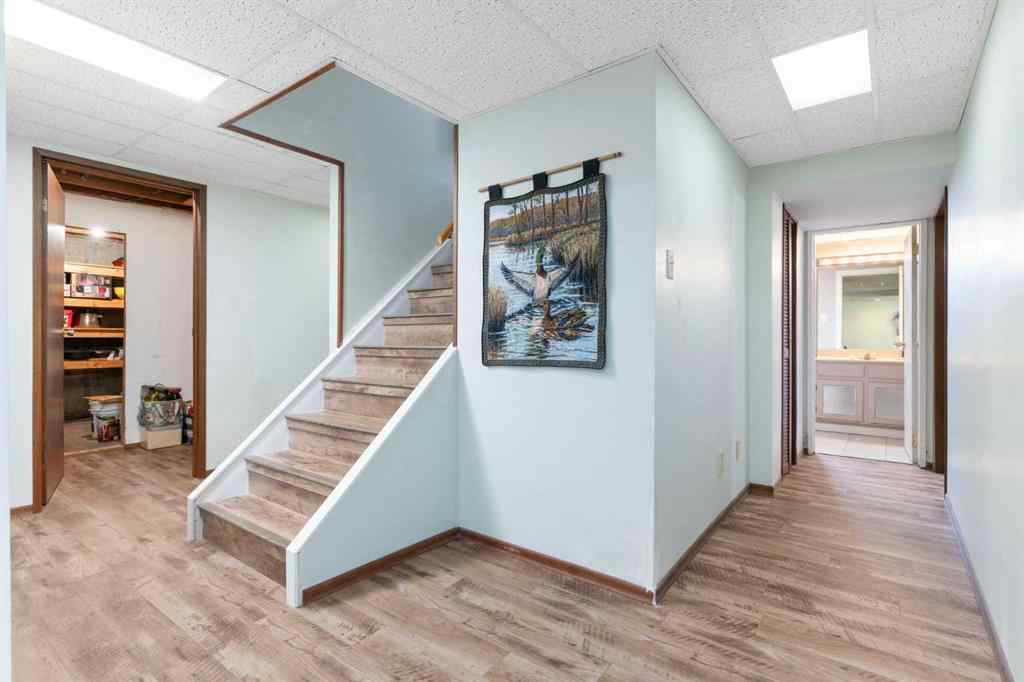 MLS® A2246065 - 87 Hillgrove Drive SW in Haysboro Calgary, Residential