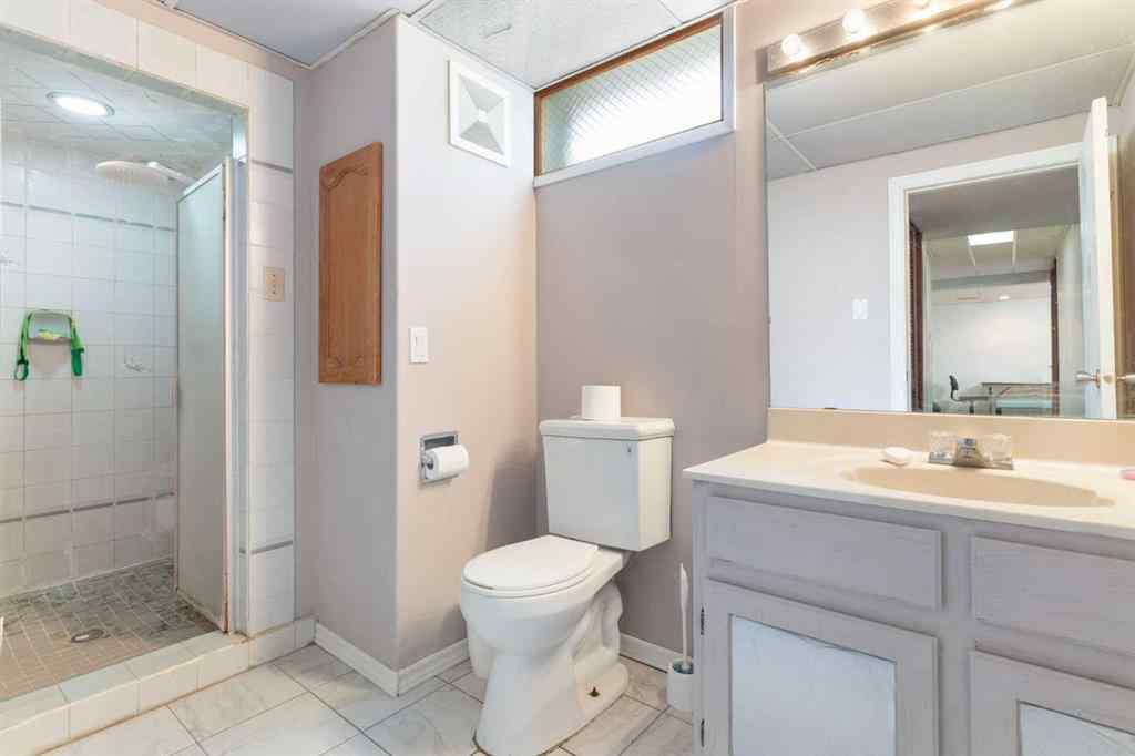 MLS® A2246065 - 87 Hillgrove Drive SW in Haysboro Calgary, Residential