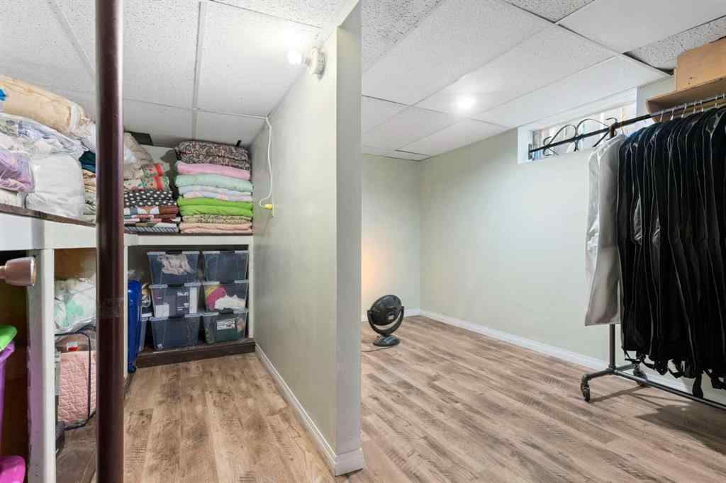 MLS® A2246065 - 87 Hillgrove Drive SW in Haysboro Calgary, Residential