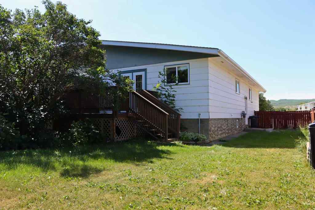 MLS® A2246070 - 7913 99 Street  in North End Peace River, Residential