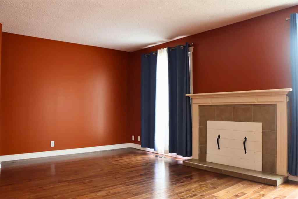 MLS® A2246070 - 7913 99 Street  in North End Peace River, Residential