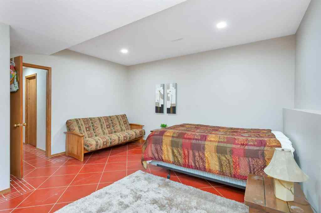 MLS® A2246082 - 4631 48 Street   in Parkvale Red Deer, Residential