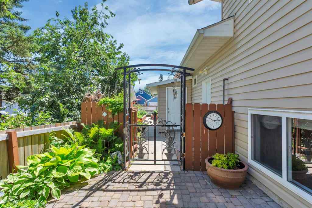 MLS® A2246082 - 4631 48 Street   in Parkvale Red Deer, Residential