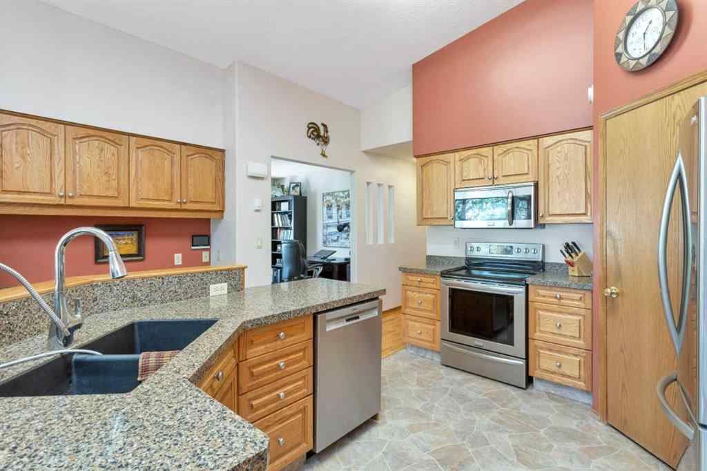 MLS® A2246082 - 4631 48 Street   in Parkvale Red Deer, Residential