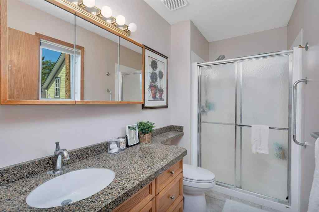 MLS® A2246082 - 4631 48 Street   in Parkvale Red Deer, Residential