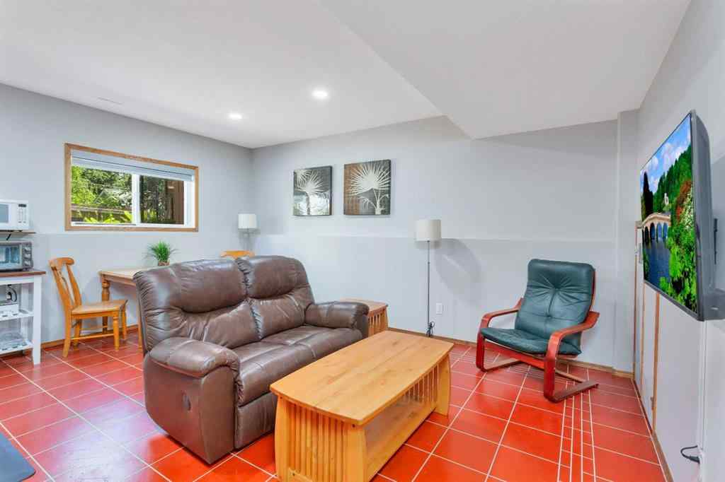 MLS® A2246082 - 4631 48 Street   in Parkvale Red Deer, Residential