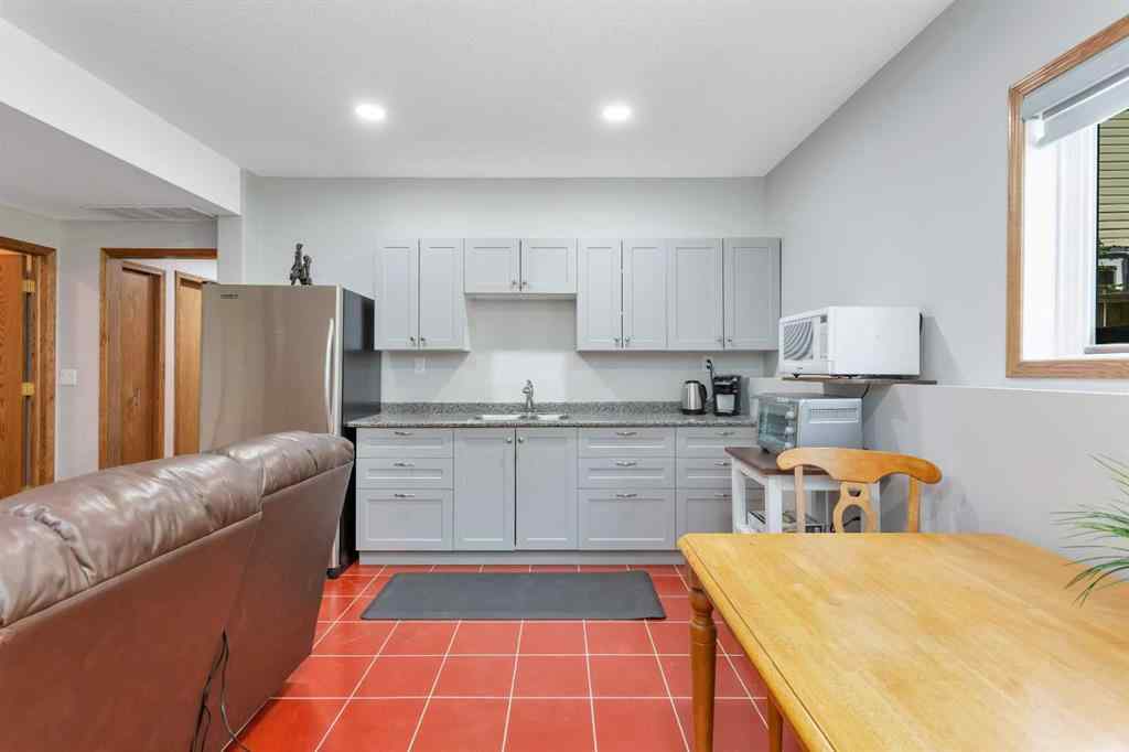 MLS® A2246082 - 4631 48 Street   in Parkvale Red Deer, Residential