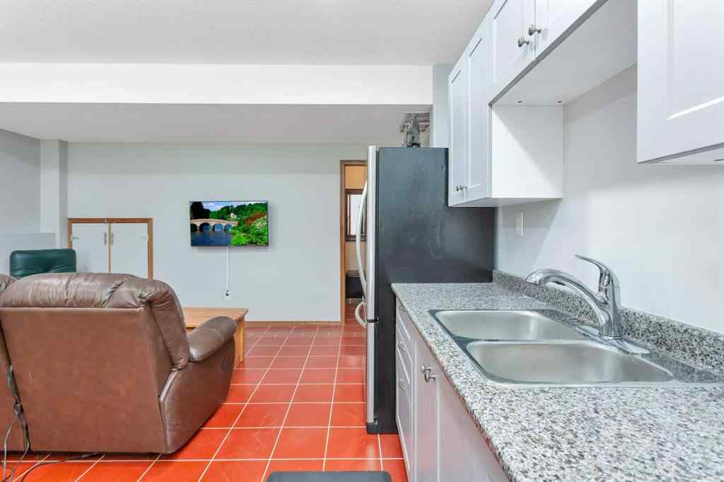 MLS® A2246082 - 4631 48 Street   in Parkvale Red Deer, Residential