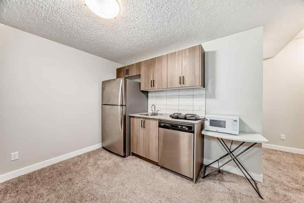 MLS® A2246083 - 221 Midgrove Mews SW in Midtown Airdrie, Residential