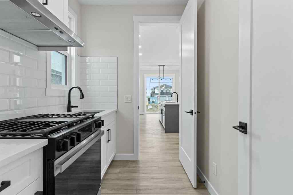 MLS® A2246091 - 354 Kinniburgh Loop  in Kinniburgh South Chestermere, Residential