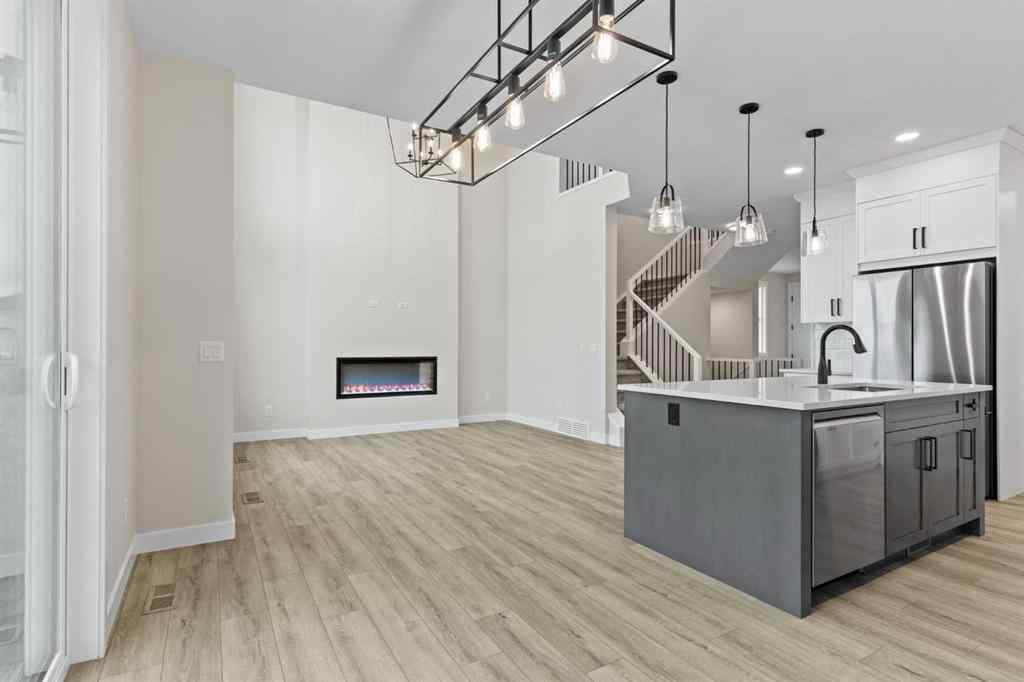 MLS® A2246091 - 354 Kinniburgh Loop  in Kinniburgh South Chestermere, Residential
