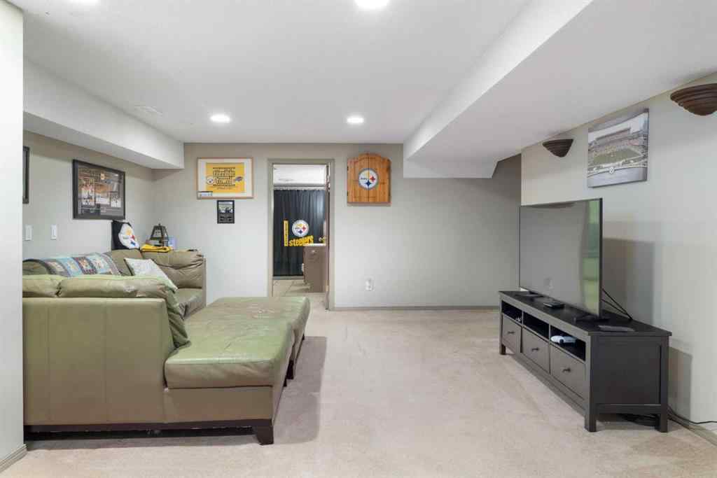 MLS® A2246103 - 156 Woodfield Road SW in Woodbine Calgary, Residential