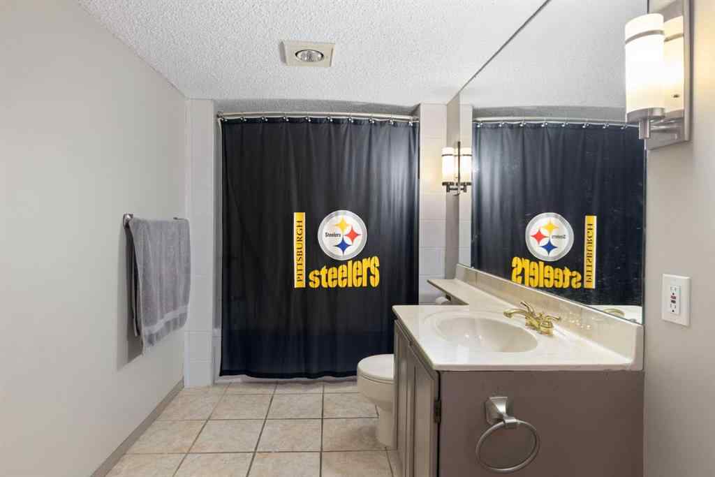 MLS® A2246103 - 156 Woodfield Road SW in Woodbine Calgary, Residential