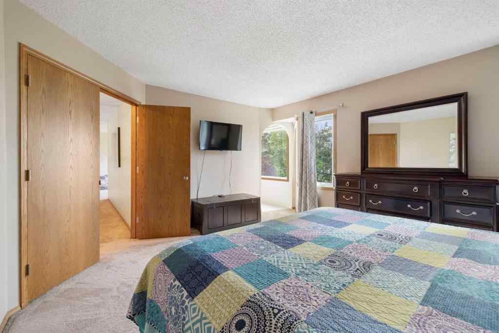 MLS® A2246103 - 156 Woodfield Road SW in Woodbine Calgary, Residential