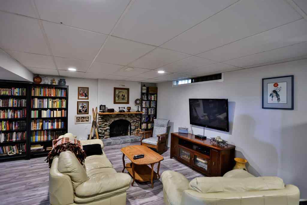 MLS® A2246115 - 203037 TWP RD 174   in NONE Rural Vulcan County, Residential