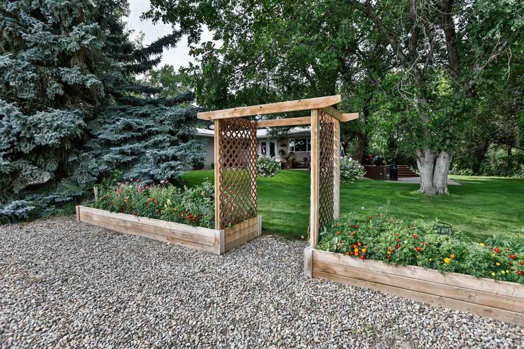 MLS® A2246115 - 203037 TWP RD 174   in NONE Rural Vulcan County, Residential