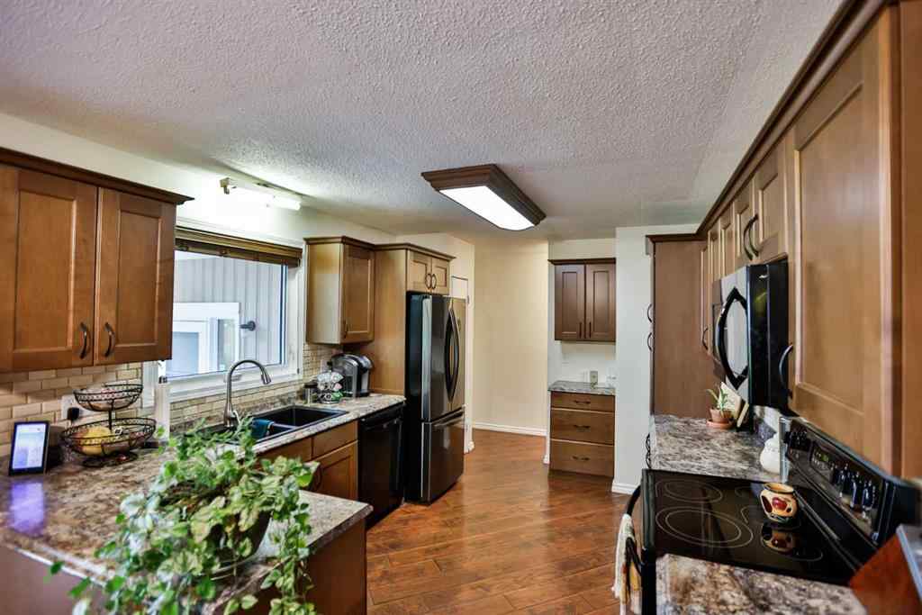MLS® A2246115 - 203037 TWP RD 174   in NONE Rural Vulcan County, Residential