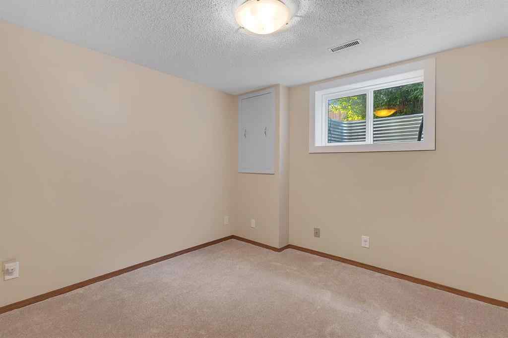 MLS® A2246120 - 23 Sanderling Court  in Sandstone Valley Calgary, Residential